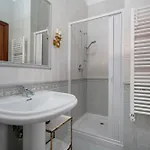 Alojamento de Acomodação e Pequeno-almoço Lucia