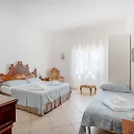 Lucia Alojamento de Acomodação e Pequeno-almoço 3*