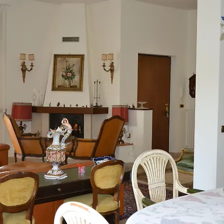 Lucia Alojamento de Acomodação e Pequeno-almoço