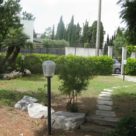 Lucia Alojamento de Acomodação e Pequeno-almoço Bari