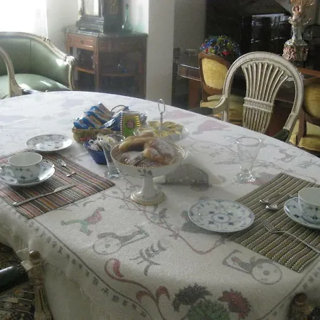 Lucia Alojamento de Acomodação e Pequeno-almoço 3*