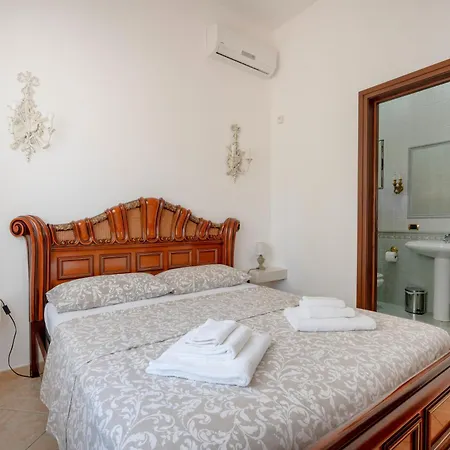 Lucia Nocleg ze śniadaniem