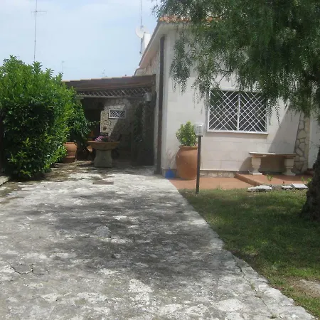 Lucia Bed and Breakfast 3*
